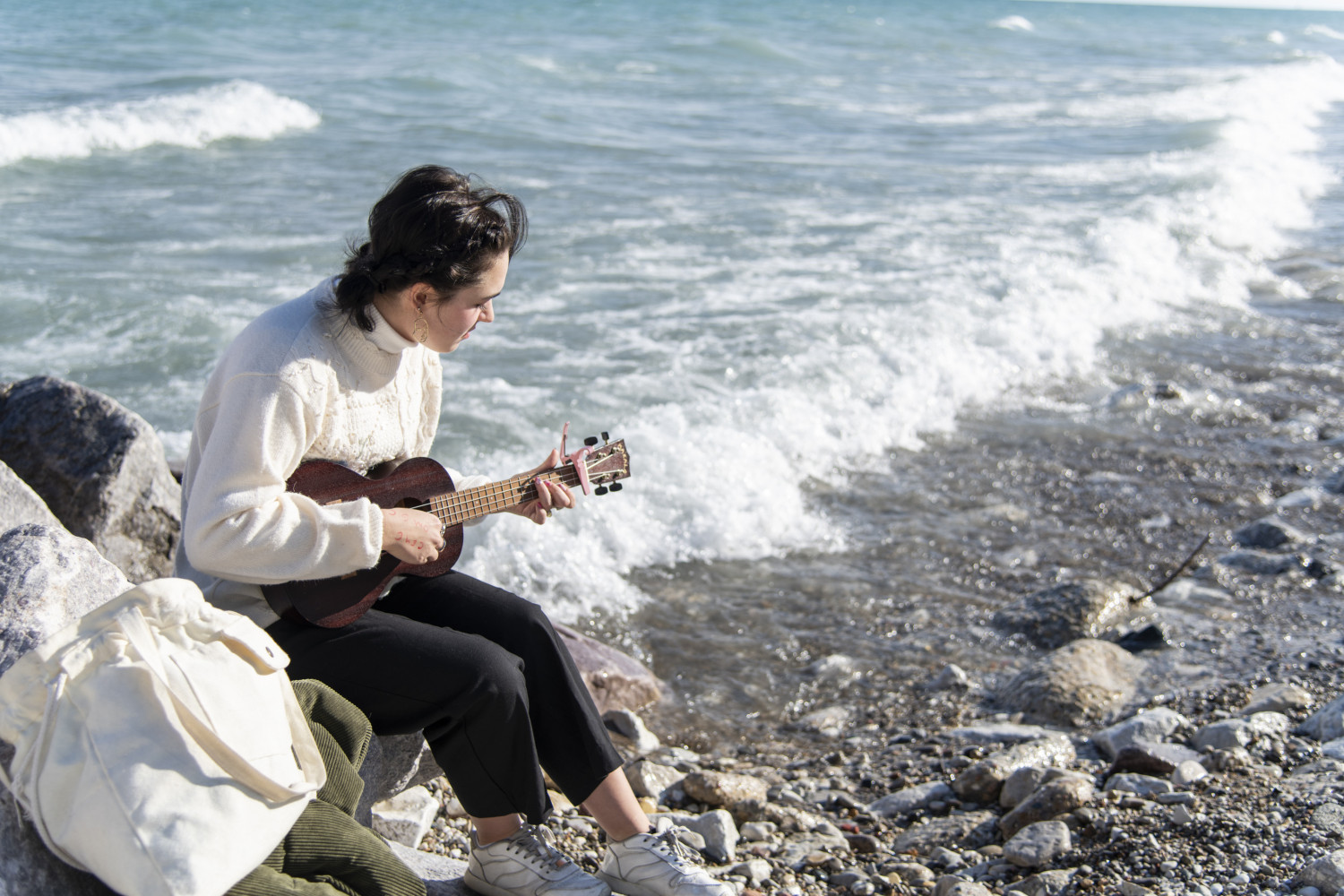 Many Carthage students have been known to bring an instrument down to the waterfront (although it's not usually a ukulele!).