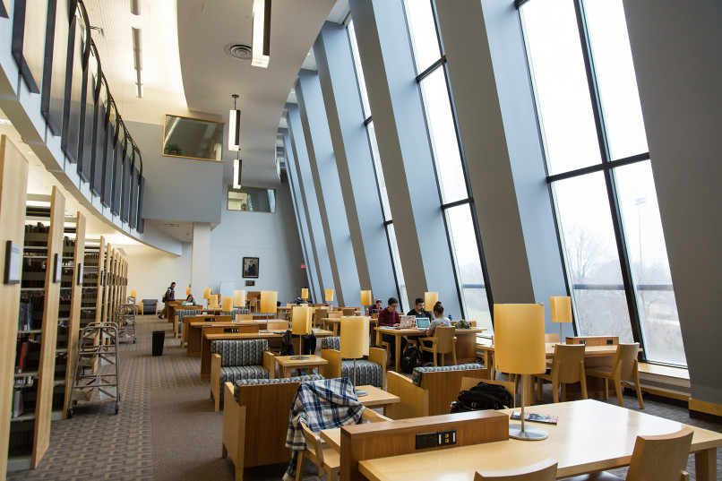 Students work on an assignment in Hedberg Library.