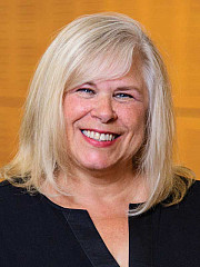 Professor Lisa Franklin '82